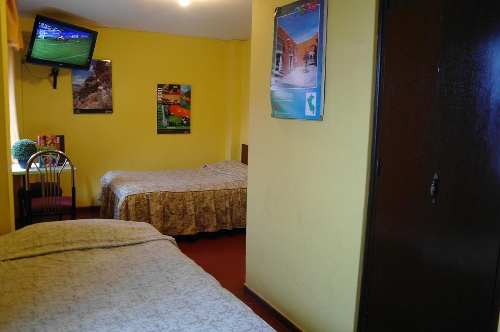 Hostal Iquique Lima Luaran gambar