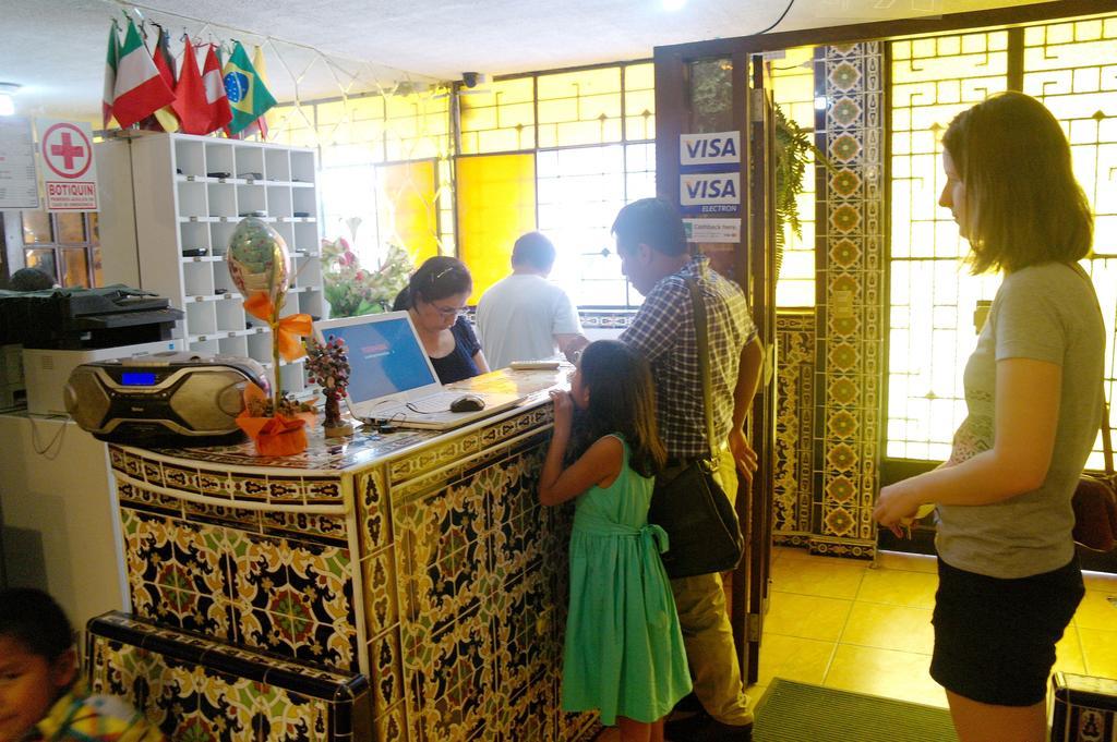 Hostal Iquique Lima Luaran gambar