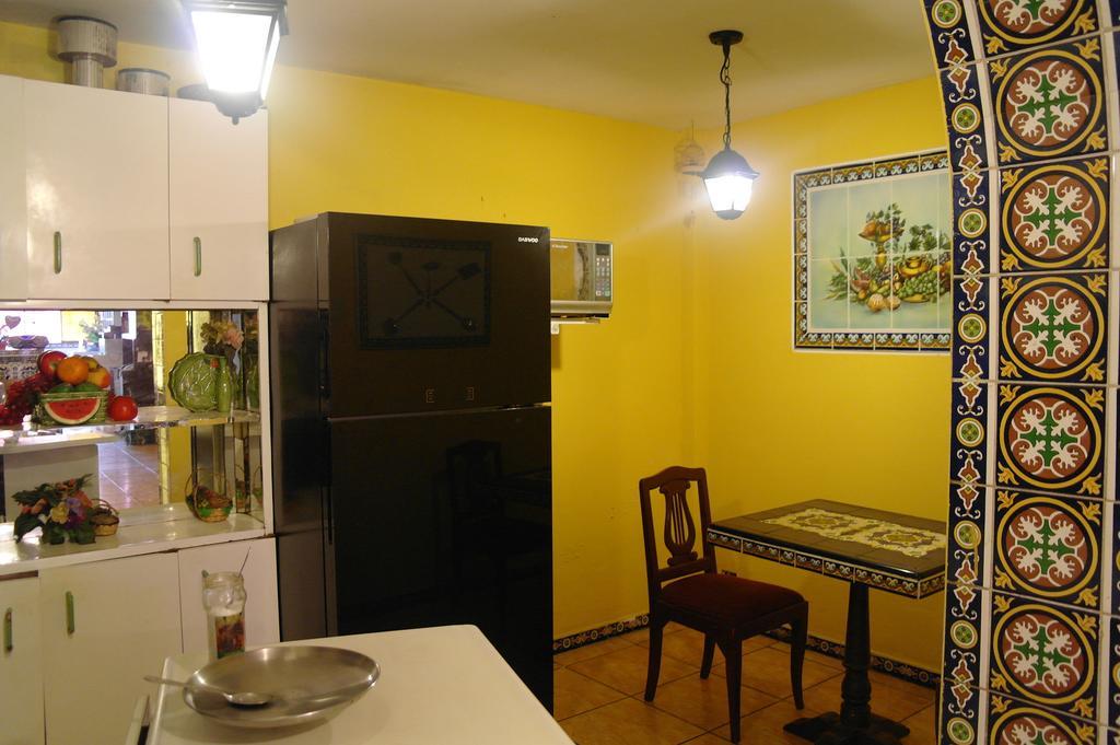 Hostal Iquique Lima Luaran gambar