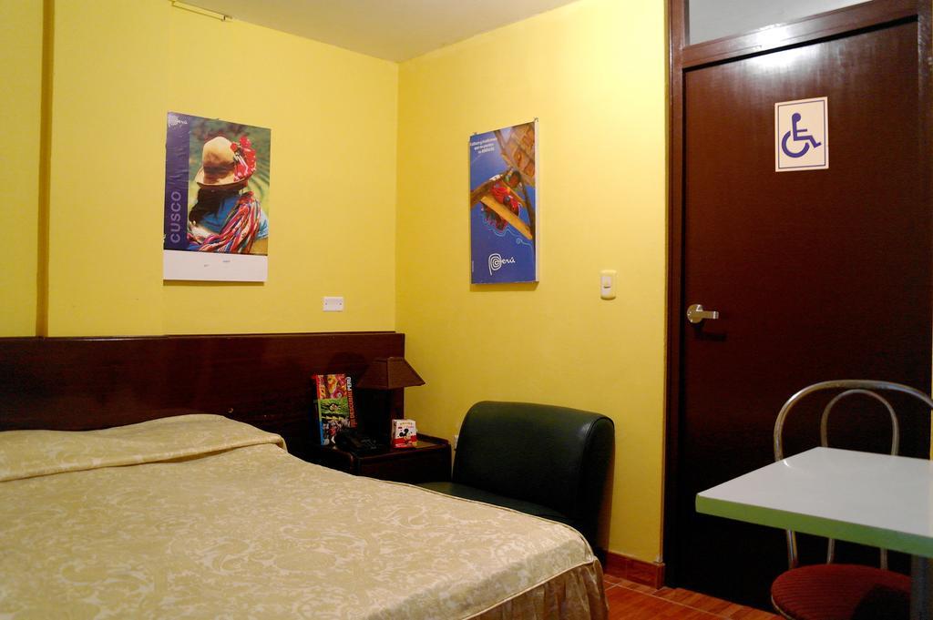 Hostal Iquique Lima Luaran gambar