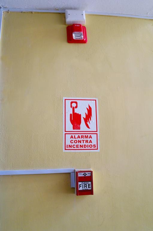 Hostal Iquique Lima Luaran gambar